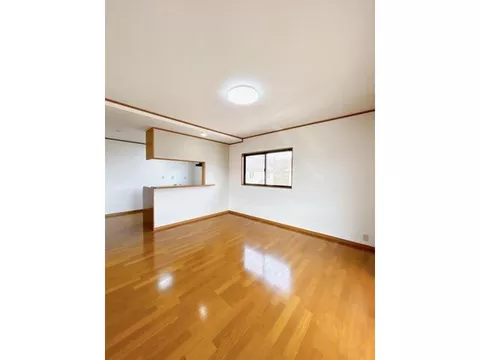 [Open House] Interior and exterior renovation planned / New seismic standards compliant / Water facilities replacement / Parking for 4 cars in parallel