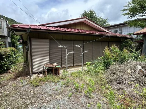8 minutes by bus from JR Hachiko Line "Hakonegazaki" Station, 5 minutes on foot to Yakushimae