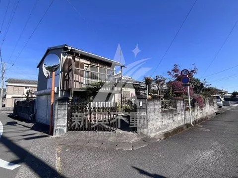 In addition to a two-story house, there is a separate building! Has been used as a karaoke classroom!
