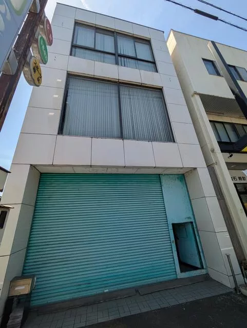 11 minutes on foot from JR Nambu Line "Kashimada" Station