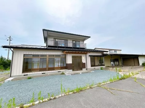 [Open House] Interior and exterior renovation completed / Water facilities replacement / Parking for 5 cars / Garden space available