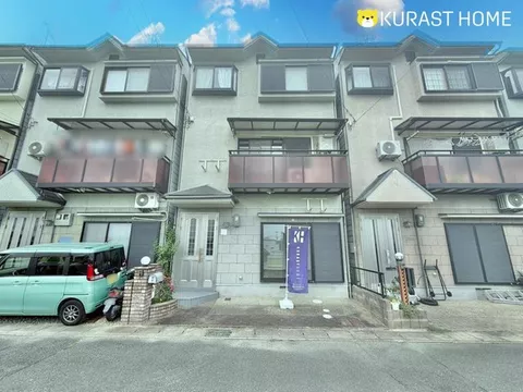 [New price] Renovation history available! Spacious 3LDK layout with a 6m front road!