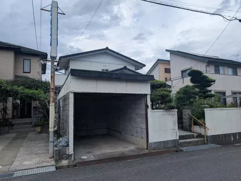 Miyagawa-cho, Higashiomi-shi (Omihachiman Sta.) 2F 5DK

3.8 million yen