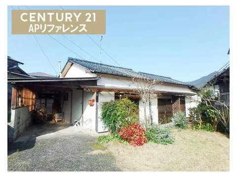 Used one-story house with parking for 2 or more cars! About 3 minutes by car to Nokata Aeon! About 4 minutes by car to Yahata IC!