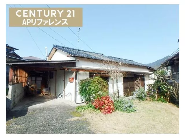 Used one-story house with parking for 2 or more cars! About 3 minutes by car to Nokata Aeon! About 4 minutes by car to Yahata IC!
