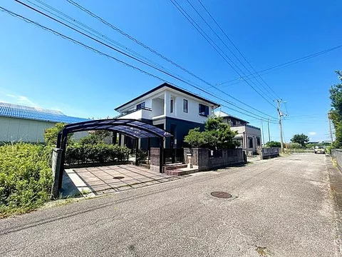 Used single-family home in Wadajima Town, Komatsushima City, Matsuda Shinden