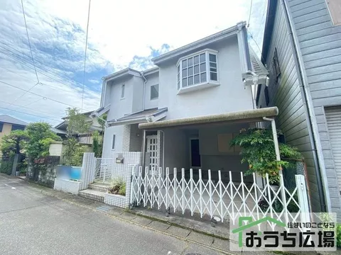 3-story building♪ Spacious layout with all rooms over 6 tatami mats♪ To reserve a viewing, just click the button!