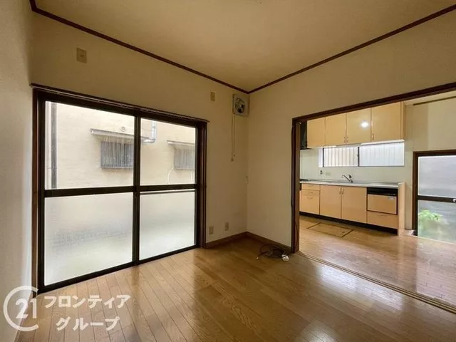 【Abundant storage 4DK + Immediate viewing available!】 Many rooms with two-sided lighting ■ 1 minute on foot from Makishima Elementary School