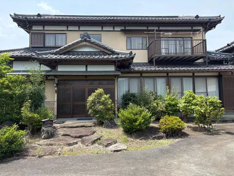 Hongo, Minami-Koma District, Minami Town (Uchikawa Station) 2-story 8LDK