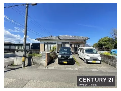 Convenient used house in Takao 2-chome. Parking for 2 cars, surrounded by ample facilities.