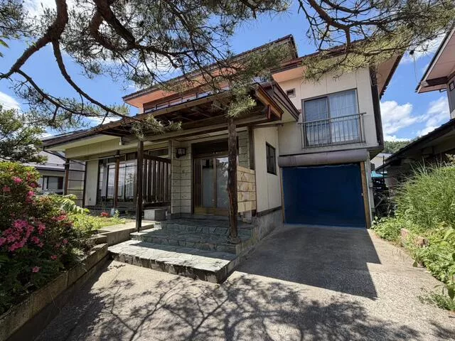 Nanyo City Miyauchi (Miyauchi Station) 2-story 7DK