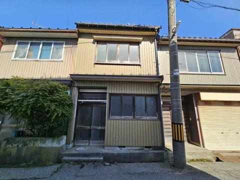 Imizu City, Yahata-cho 3-chome (Nakanoshimminato Station) 2-story building 6K