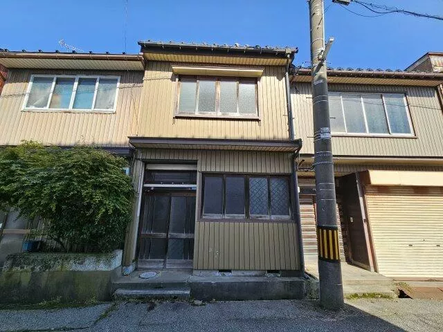 Imizu City, Yahata-cho 3-chome (Nakanoshimminato Station) 2-story building 6K