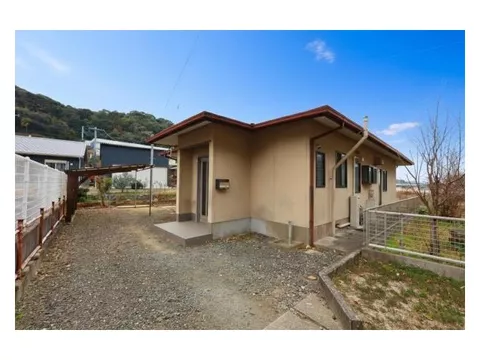 A popular single-story house! - Image 3
