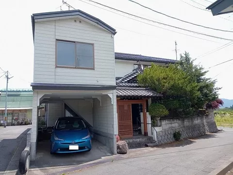 Hinode Town 9.8 million yen