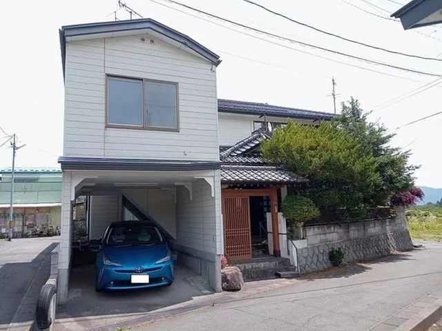 Hinode Town 9.8 million yen