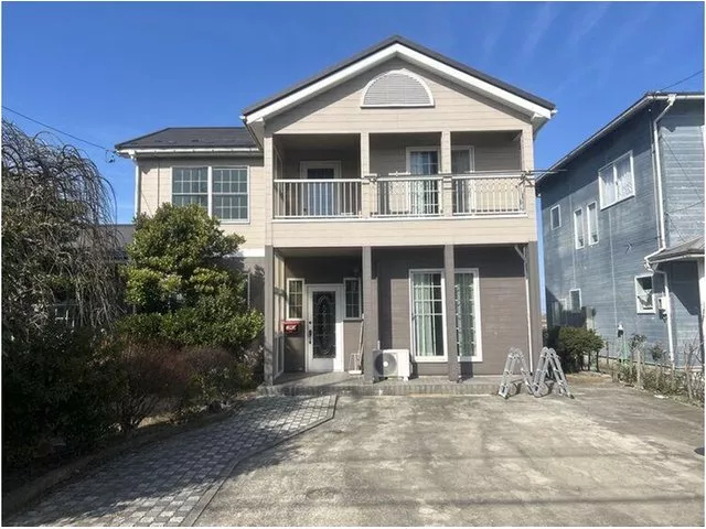 Fukuoka Nursery, elementary school, and children's center are within a 5-minute walk! Parking for 3 cars in a row is possible in front of the entrance!
