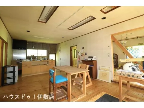 【Popular single-story building】【Western-style room with sloped ceiling for a sense of openness】【4LDK】【Land area 173 tsubo】 - Image 2