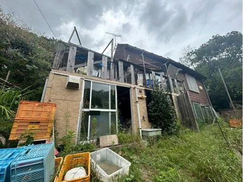 2DK house on a 60 tsubo lot♪ 6 minutes by car to the convenience store♪ 13 minutes by car to the supermarket♪