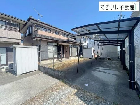 ／House partially renovated in May 2024／With carport■All rooms over 6 tatami mats■Detached Japanese-style room