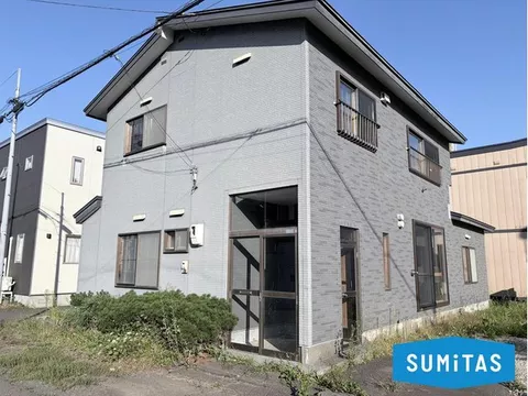 Recommended for those who want to renovate to their liking. 5LDK with parking for 5 cars!