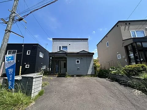 Used single-family home in Ohgai Kashiwaba 1-chome, Kitahiroshima City