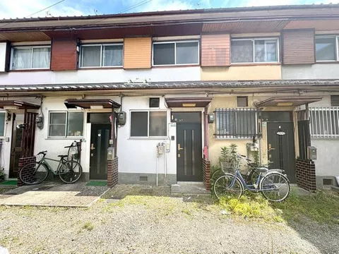 <Ideal for Investment> ■ A room with abundant surrounding amenities! There is a renovation history.