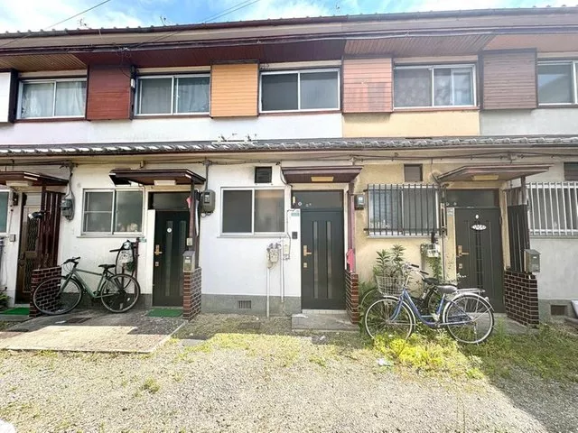 <Ideal for Investment> ■ A room with abundant surrounding amenities! There is a renovation history.