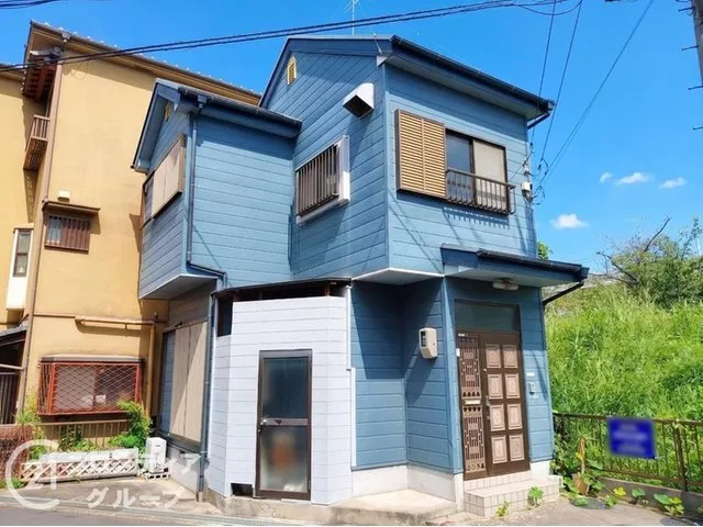 [Surrounding environment is rich + Immediate viewing available!] ■ Convenient location about an 8-minute walk to Katano City Station