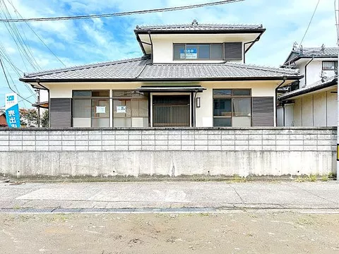 Used single-family home in Niihama City, Shinsugacho 4-chome, detached house