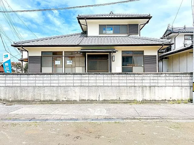 Used single-family home in Niihama City, Shinsugacho 4-chome, detached house