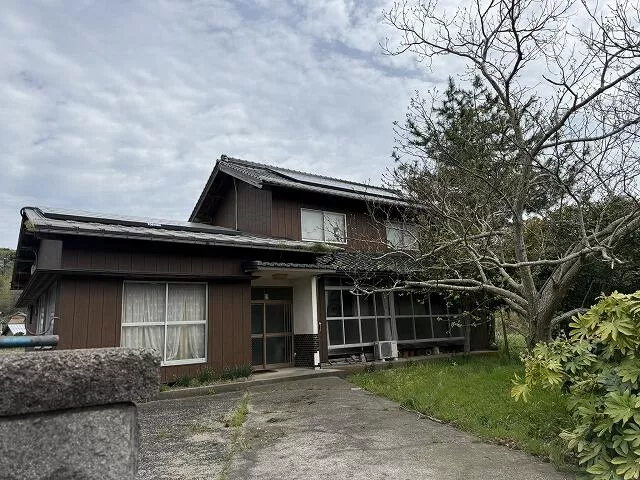 Iwami-gun, Iwami-cho, Oaza Uji (Iwami Station) 2-story building 5LDK
