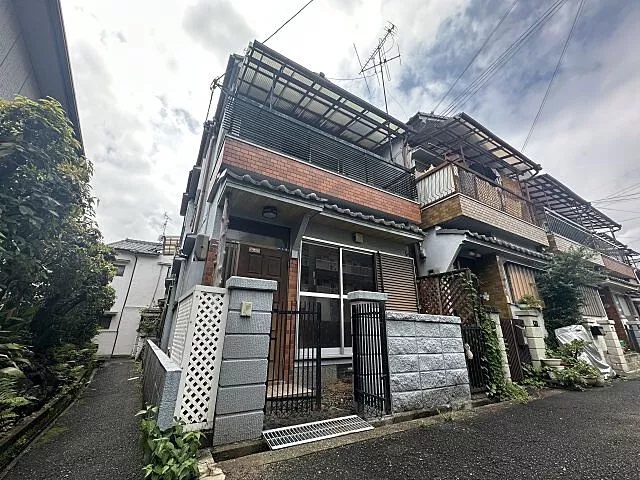 Used single-family home in Toriicho, Higashi-Osaka City