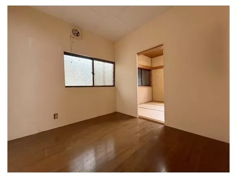 Garage with shutter available! Recommended as an investment property!