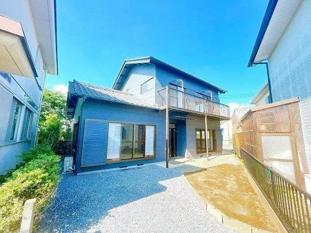 [Open House Held] [Renovated] [Immediate Move-In Available] A south-facing 17.5 tatami mat LDK where the family gathers.