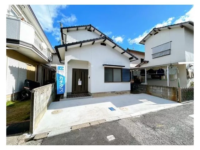 [Open House Held] Interior and exterior renovation / Move-in available within the year / Water facilities replaced / Garden space available