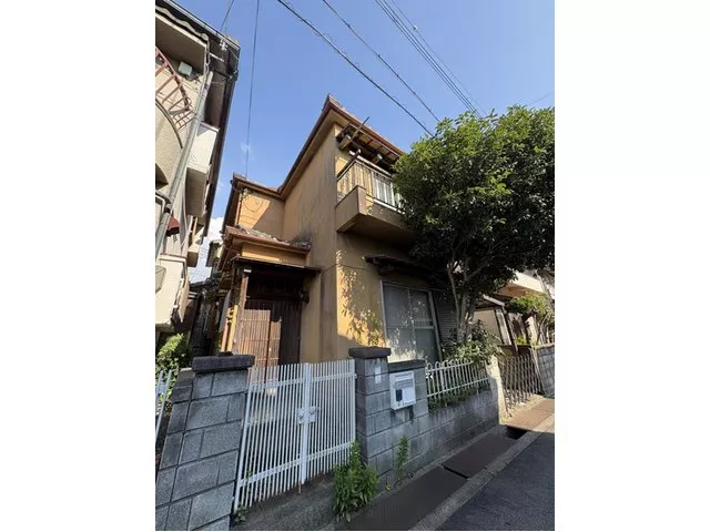 Land area 71.88㎡, land with an old house (no building conditions) property.