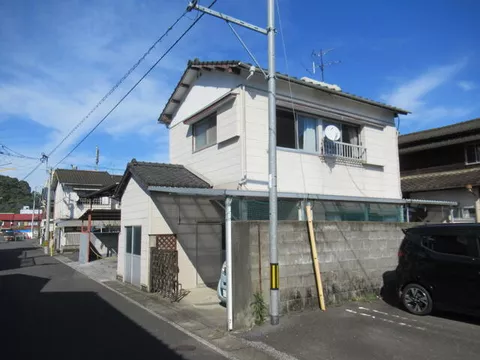 Saeki-shi, Kuzumiko (Saeki Sta.) 2F 7DK

3,500,000 yen