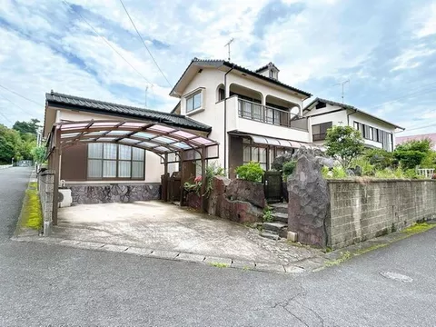 [Open house held] Current condition sale / New earthquake resistance compliance / Parking for 2 cars available - Image 2
