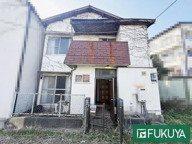 ■ 8 minutes on foot from the station! Two-story 3K used detached house! All rooms are Western-style with windows! Flat land! Currently vacant!