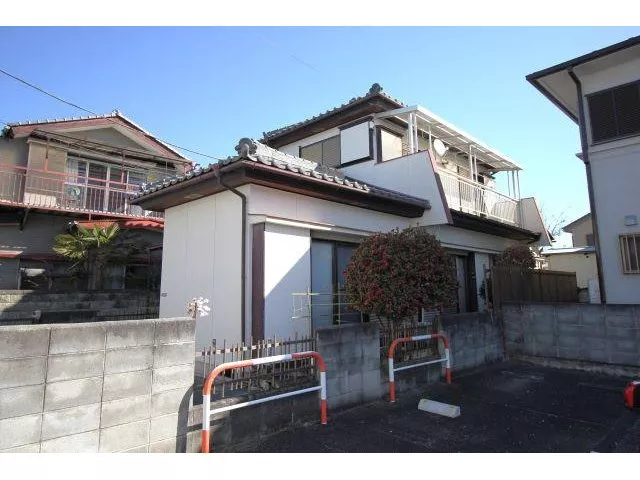 Located in a residential area to the north of Ishida Elementary School!! A compact used property that is easy to maintain
