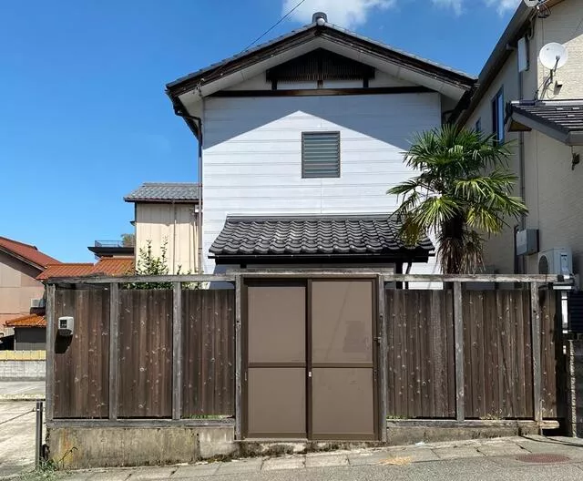 Higashiyama Town, Yamanaka Onsen, Kaga City (Kaga Onsen Station) 2-story one room