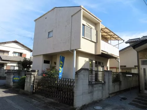 This is a current sale. A popular area in Joto, Oyama City. Ideal area for investment properties. Renovation