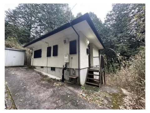 Close to a golf course, also recommended for use as a second house!