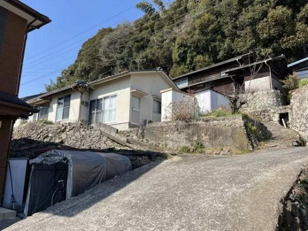 Kosaka, Beppu city (Kamegawa station) 4DK

2.3 million yen