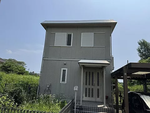Used single-family home Kitoge