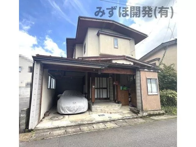 【5.4 million yen】Affordable price achievable! Garage & ample storage 6DK