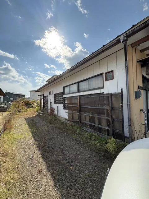 Nishitagawa District, Shirataka Town, Oaza Ayugai (Shiki no Sato Station) 2-story building 4LDK