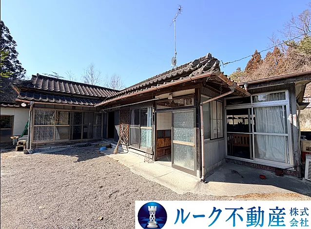 Used single-family home in Yonkura Town, single-story building