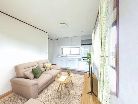 [Open House] Planned interior and exterior renovations / Sanwa Design Construction / Parking for 2 cars available